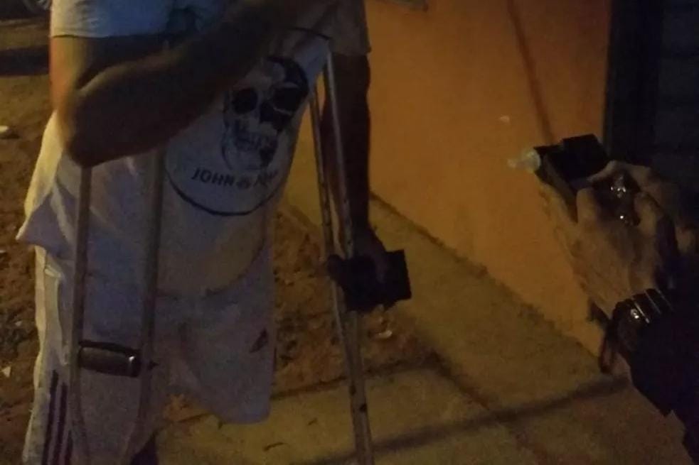 SEM LIMITES: Bandido rouba muletas de deficiência físico na capital 