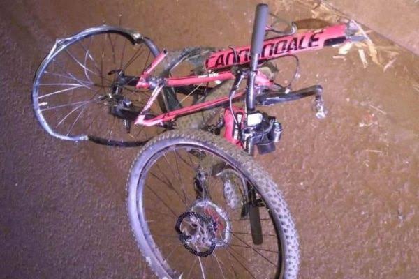 ESPANCAMENTO: Criança e mãe são atropeladas e população surra motociclista 