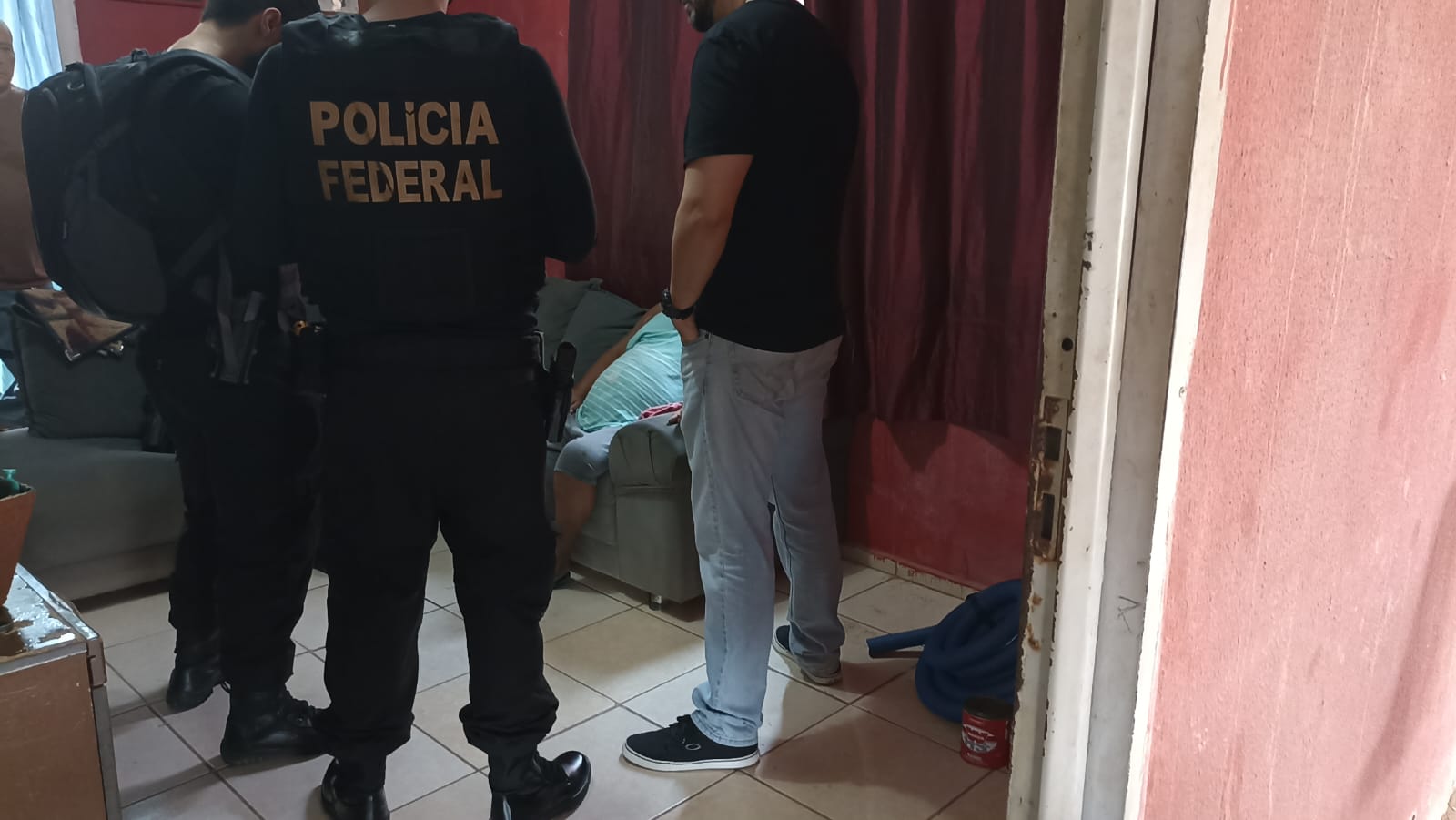 OPERAÇÃO STAGGER: PF prende homem que armazenava imagens de abusos contra crianças