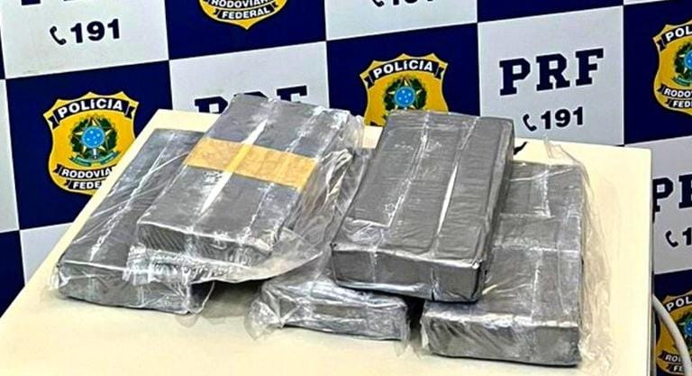 VINDO DO ACRE: Cearense é presa com cinco quilos de cocaína na BR-364