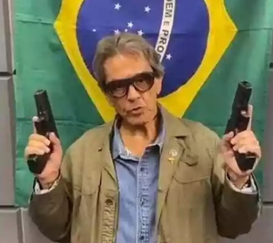 RESULTADO: Mais de 70% dos internautas, acham que a PF pegou leve com Roberto Jefferson