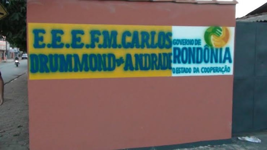 ACUSADO FUGIU: Aluno de 16 anos sofre tentativa de homicídio após briga na frente de escola