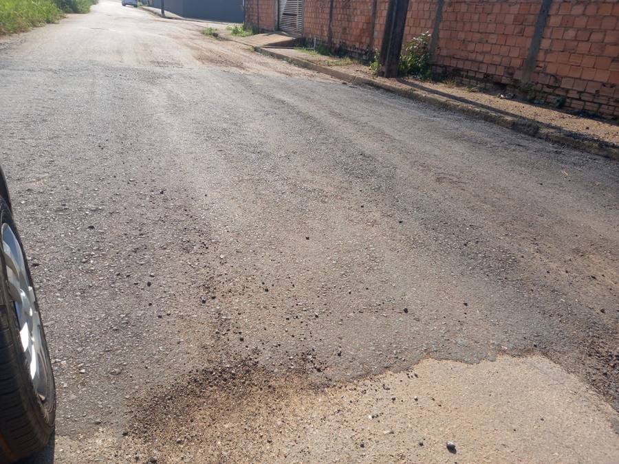 MÁRCIA SOCORRISTA: Semob realiza tapa buracos em rua do Bairro Lagoinha a pedido de vereadora