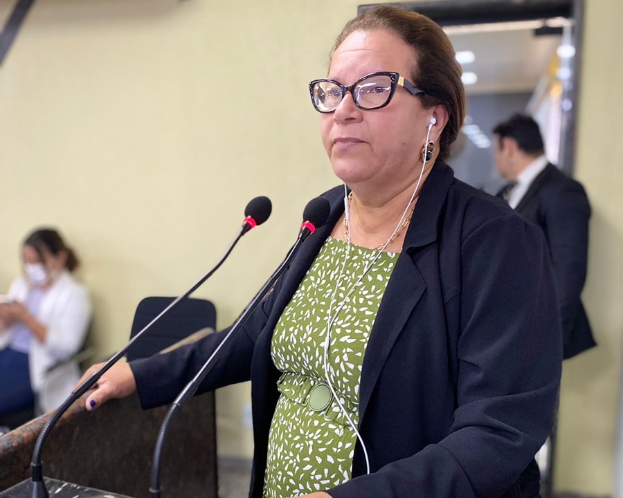 ESTUDANTES: Vereadora Ellis Regina quer transporte público grátis no dia de provas do Enem