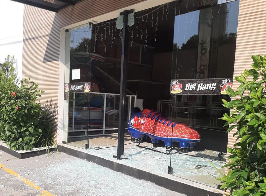 BANDIDOS: Pizzaria que estava na lista de golpistas também é atacada com vários tiros 