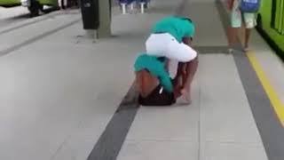 CIÚMES: Homem é espancado pelo namorado por chegar em casa com motorista de app