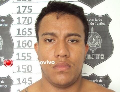 TÁ DE VOLTA: Integrante de grupo criminoso sai da cadeia e acaba preso com arma em condomínio 