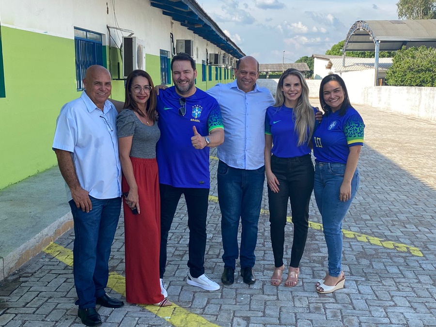 COMODIDADE: Alex Redano garante estacionamento para escola em Ariquemes