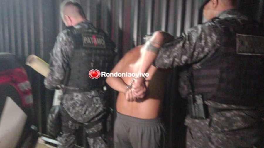 TRAFICANDO: Membro de grupo criminoso é preso com arma, drogas e objetos roubados 