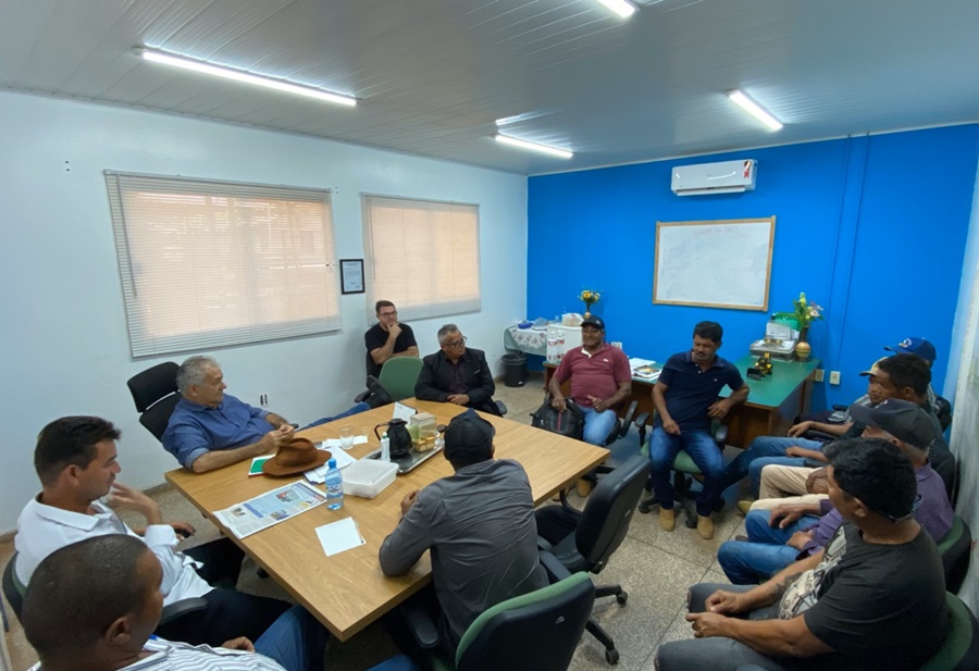 VALTINHO CANUTO: Vereador articula ação para recuperar 100 km de estrada para o Núcleo Rio Preto