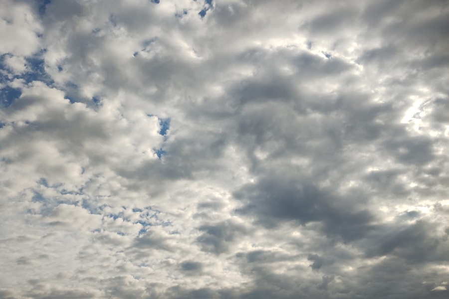 CINZENTO: Céu segue nublado e chuvas nesta terça (12) em RO, inclusive em Castanheiras