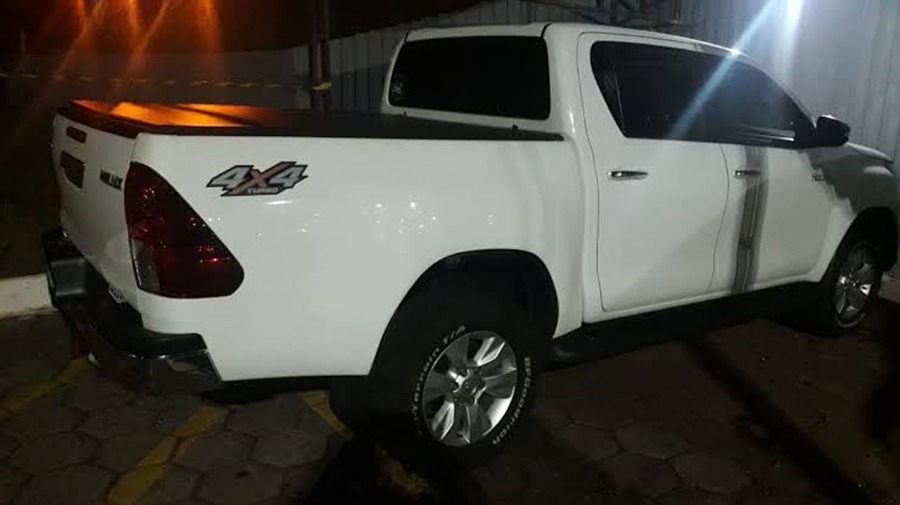 'CHAPOLIN': Criminosos furtam pistola calibre 9mm de dentro de Hilux