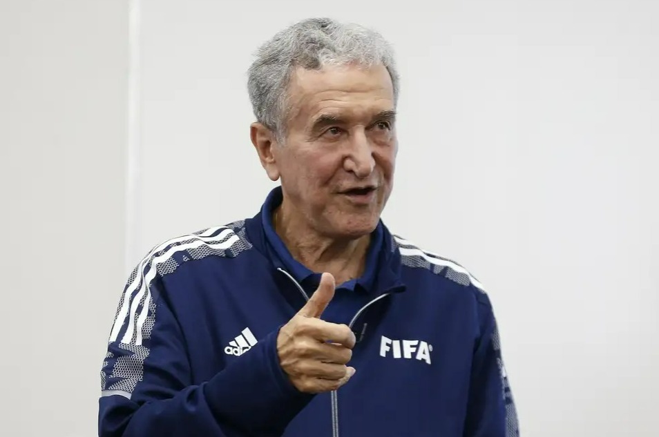 EX-TÉCNICO: Carlos Alberto Parreira trata linfoma de Hodgkin há quatro meses