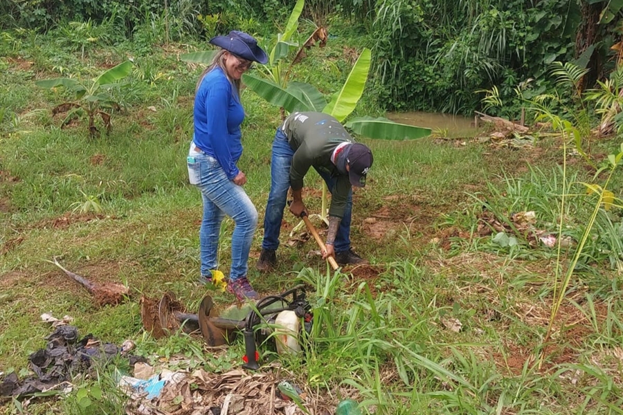 MEIO AMBIENTE: Prefeitura faz serviço de manutenção e recuperação de nascentes
