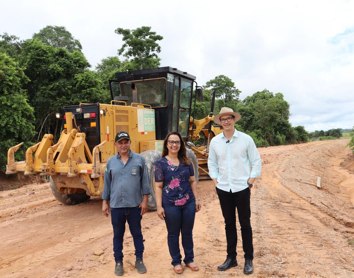 ROSANGELA DONADON: Deputada solicita e DER recupera rodovia que liga Vilhena à distrito