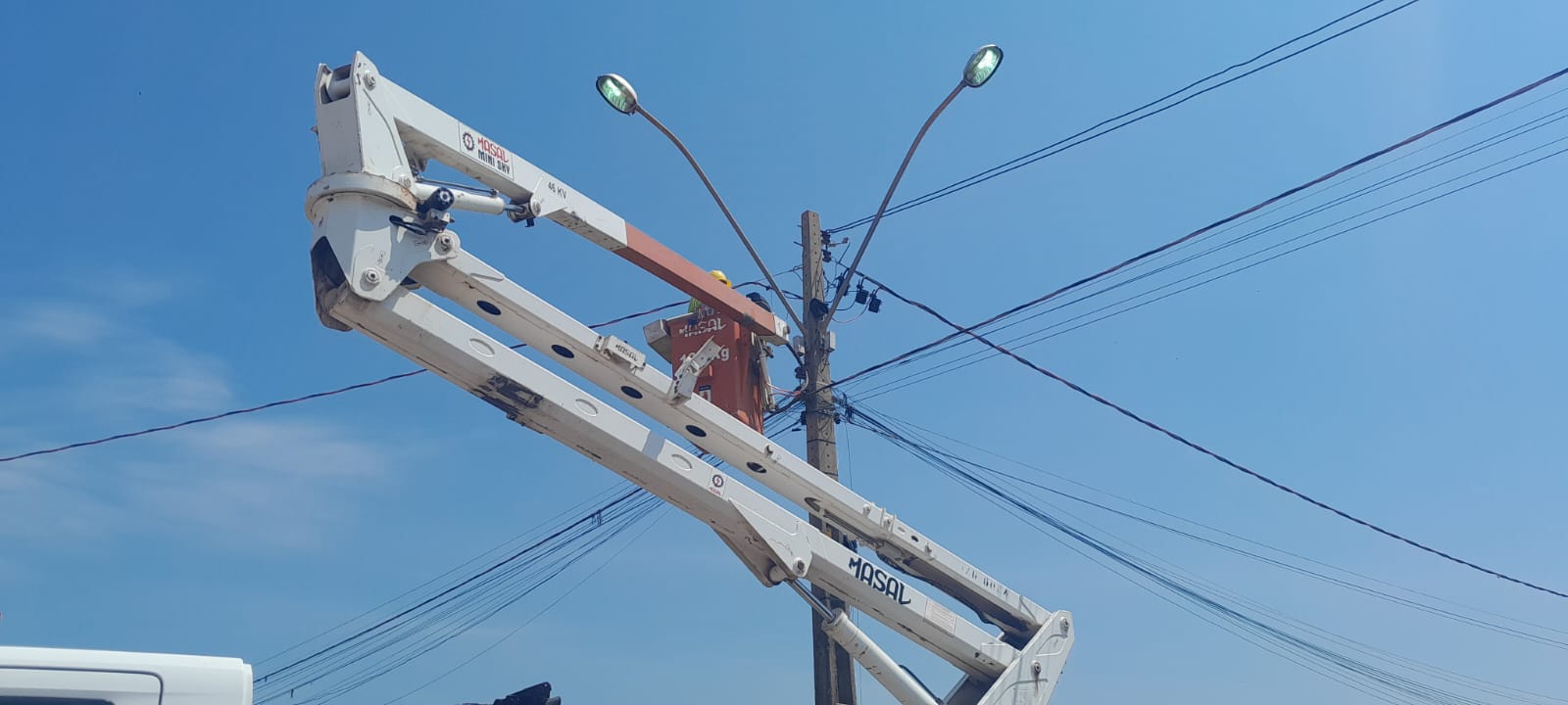 EDWILSON NEGREIROS: Vereador solicita e EMDUR substitui lâmpadas de LED no Bairro Três Marias