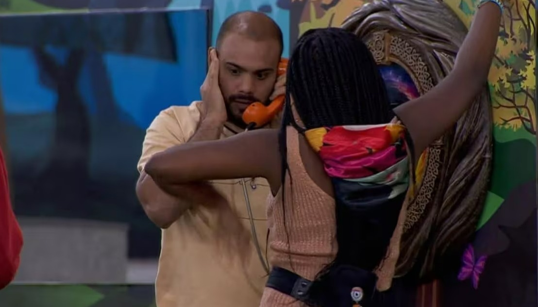 BBB24: Marcus atende o Big Fone e indica Juninho, Pitel e Luigi ao paredão