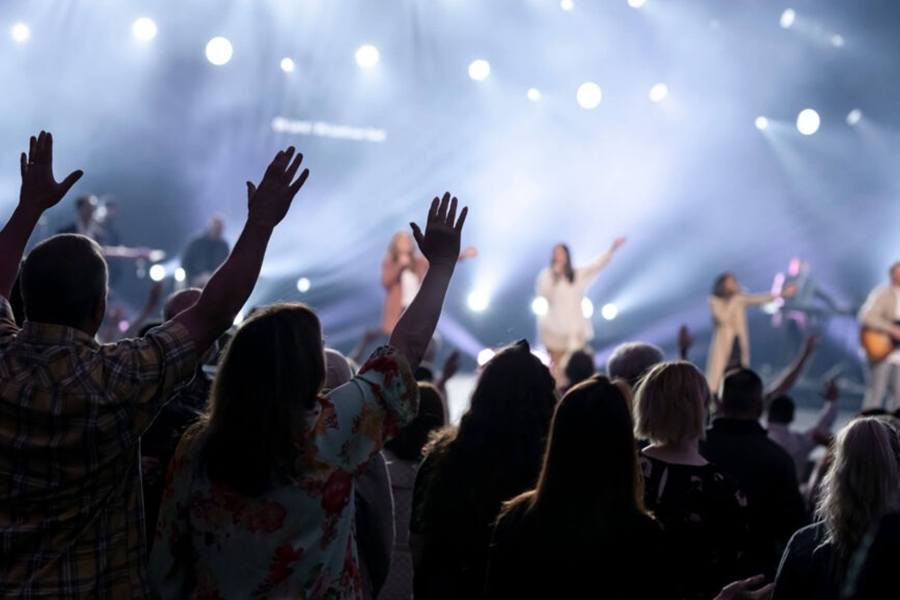 CASSADO: Deputado evangélico perde mandato por abuso do poder religioso