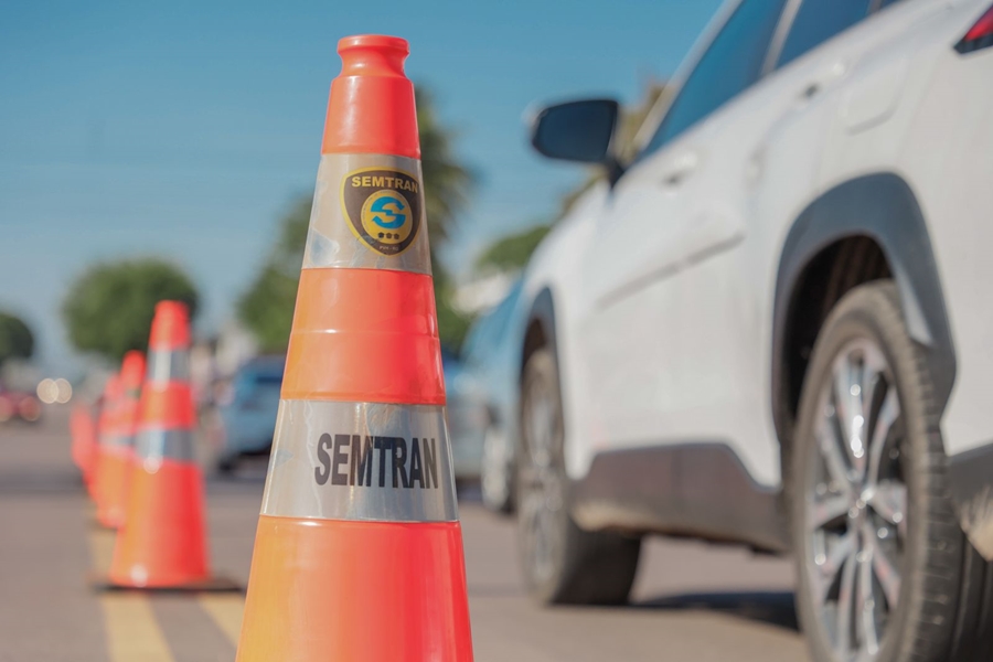 MEIO AMBIENTE: Blitz Ambiental conscientiza motoristas quanto ao descarte de lixo irregular
