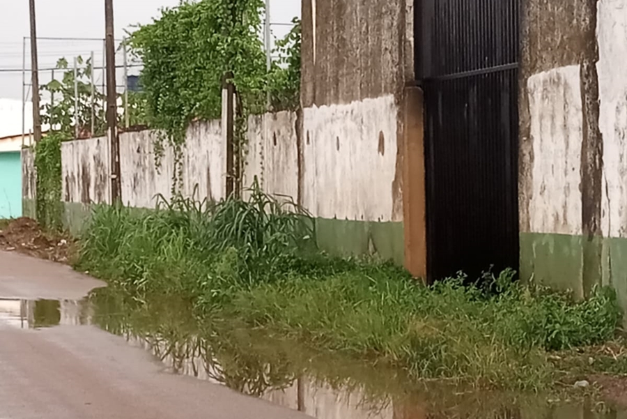 BORA LIMPAR?: Clube abandonado no Castanheira preocupa moradores da localidade