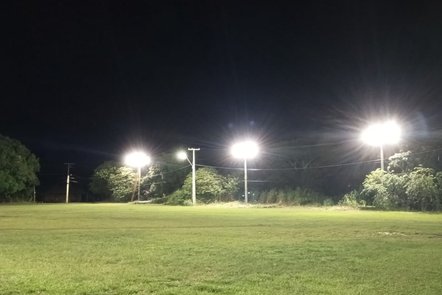 NOVA ILUMINAÇÃO: Vereadora Ellis atende a pedido da comunidade do distrito de Calama  