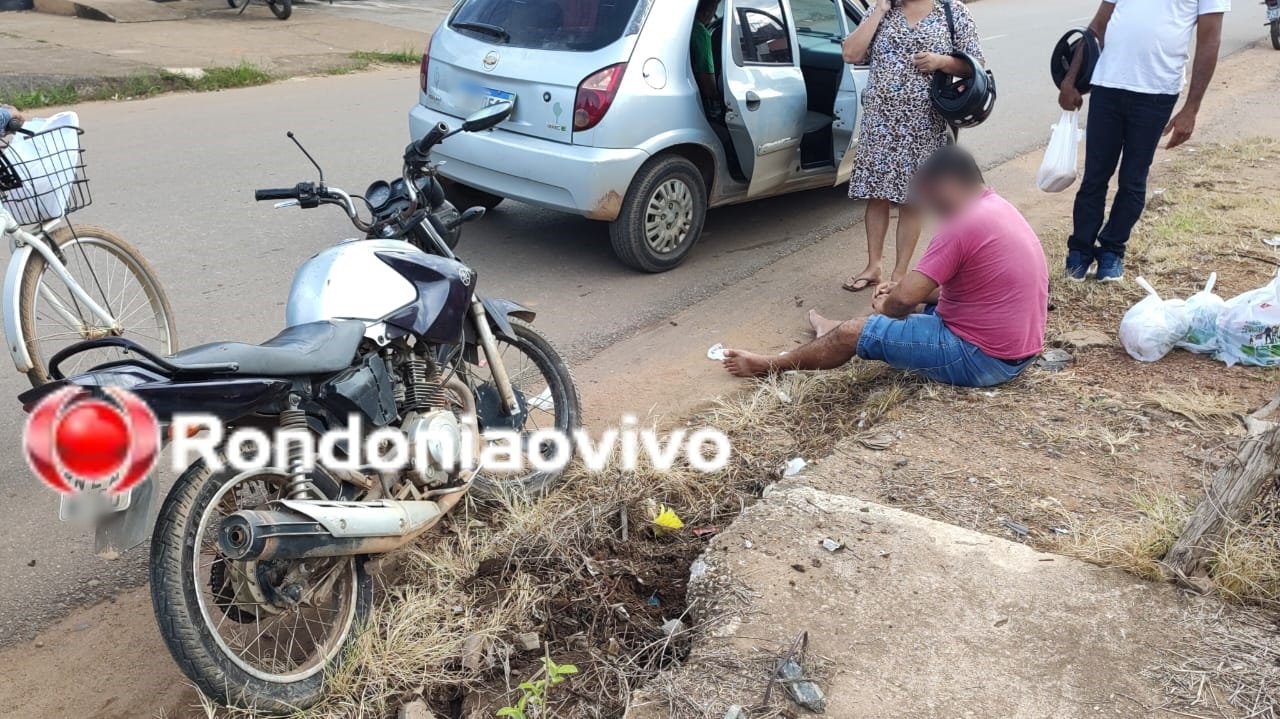 VÍDEO: Motociclista bate a cabeça no meio fio após colisão com carro