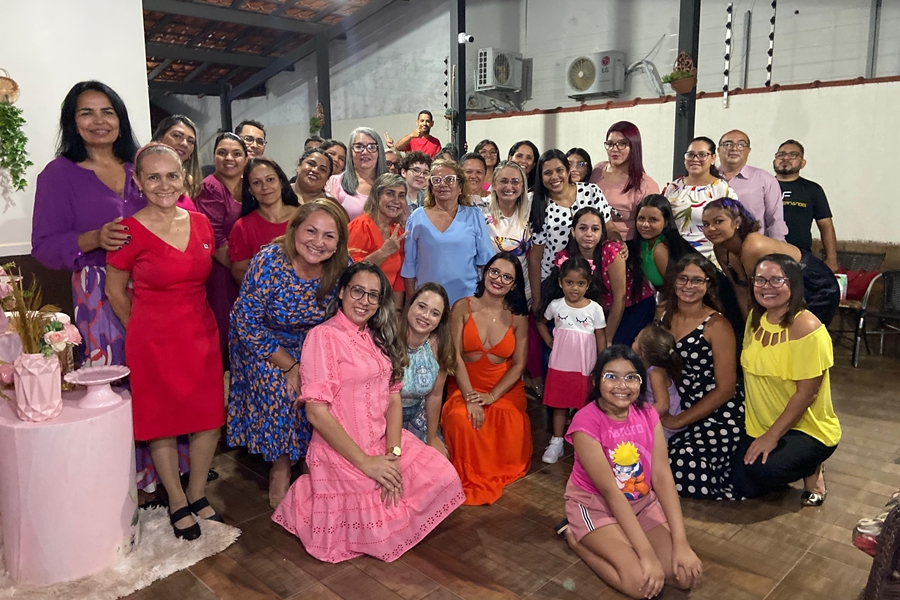 MÁRCIA SOCORRISTA: Vereadora presta homenagem às mulheres