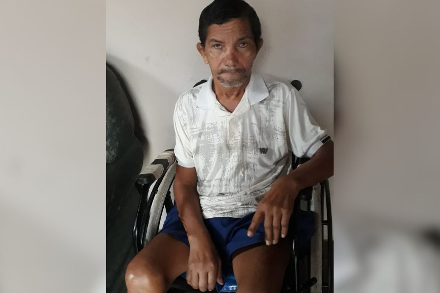 SOLIDARIEDADE: Mulher busca ajuda para pai que necessita de fraldas descartáveis na capital