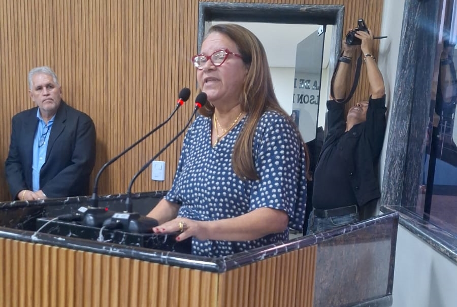 ELLIS REGINA: Vereadora mostra liderança na aprovação de projetos para o servidor público