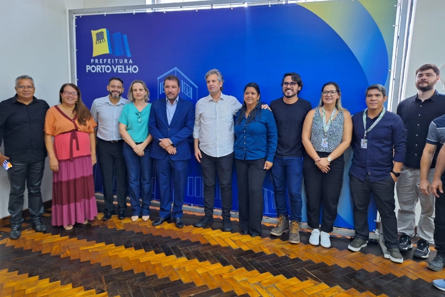 ELLIS REGINA: Vereadora participa do lançamento do Projeto Led nos distritos