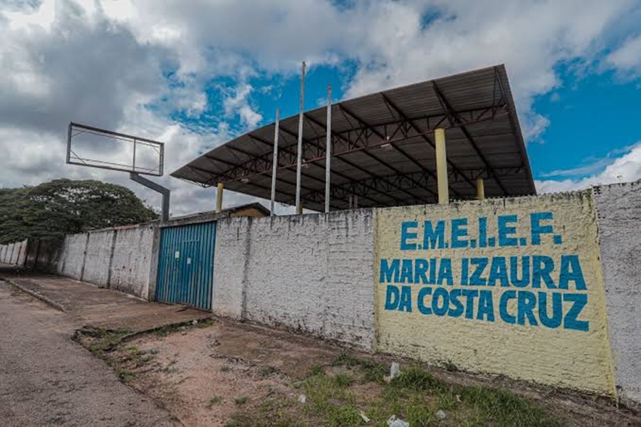 NA ESCOLA: Criminosos são recebidos a tiros ao tentarem roubar arma de vigilante