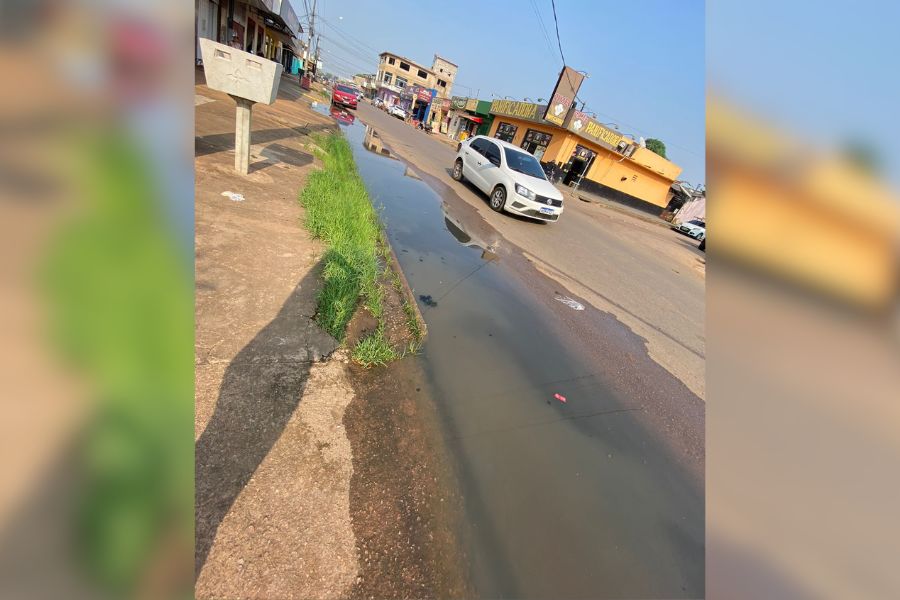 PEDIDO DE PROVIDÊNCIA: Esgoto na Plácido de Castro preocupa comerciantes e moradores em PVH