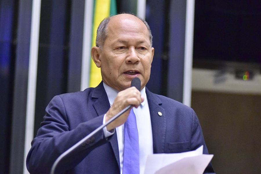 CHRISÓSTOMO: Deputado protocola projeto que propõe proibir regulamentação das redes sociais 