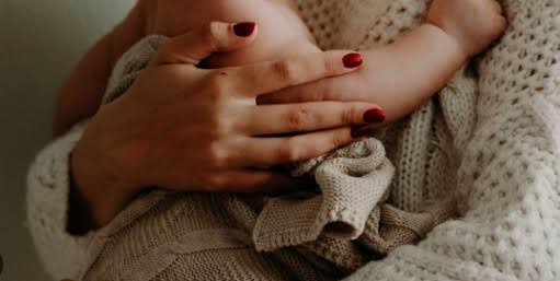 NO RESGUARDO: Jovem é espancada pelo marido por causa de mensagens no WhatsApp 