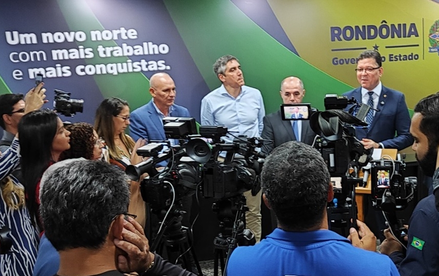 EZEQUIEL NEIVA: Deputado participa do lançamento da Usina de Etanol de Cerejeiras