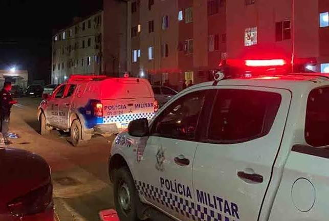 MORAR MELHOR: Boliviano é surrado por grupo criminoso após empurrar ex-mulher de escadaria