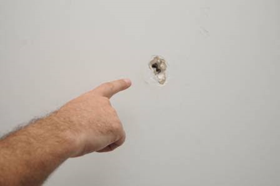 APÓS DISCUSSÃO: Suposto sargento da PM é acusado de atirar dentro de empresa