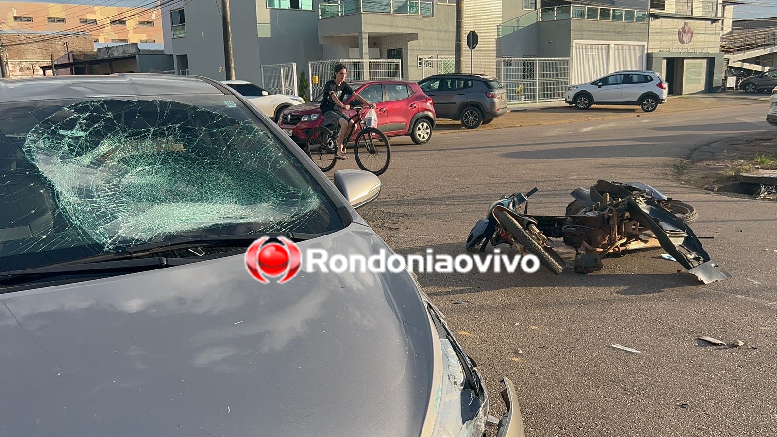 URGENTE: Mulher tem fratura na perna após grave acidente no Centro