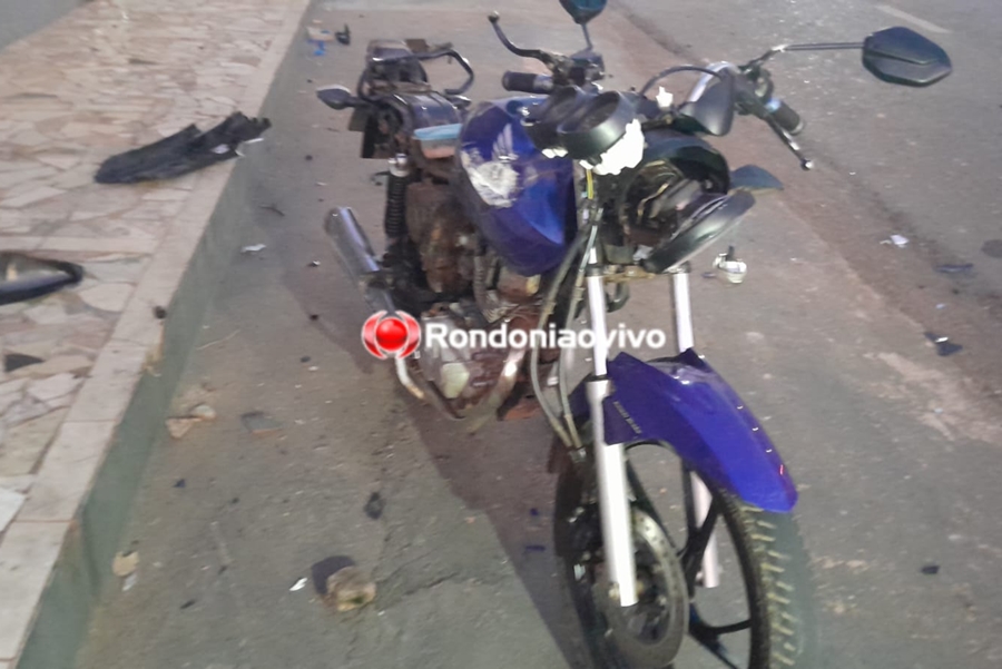 NA CALAMA: Após causar grave atropelamento, motociclista foge e abandona veículo destruído