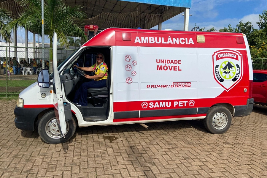 MÁRCIA SOCORRISTA: Samu Pet inicia atendimentos em abrigos após solicitação de vereadora