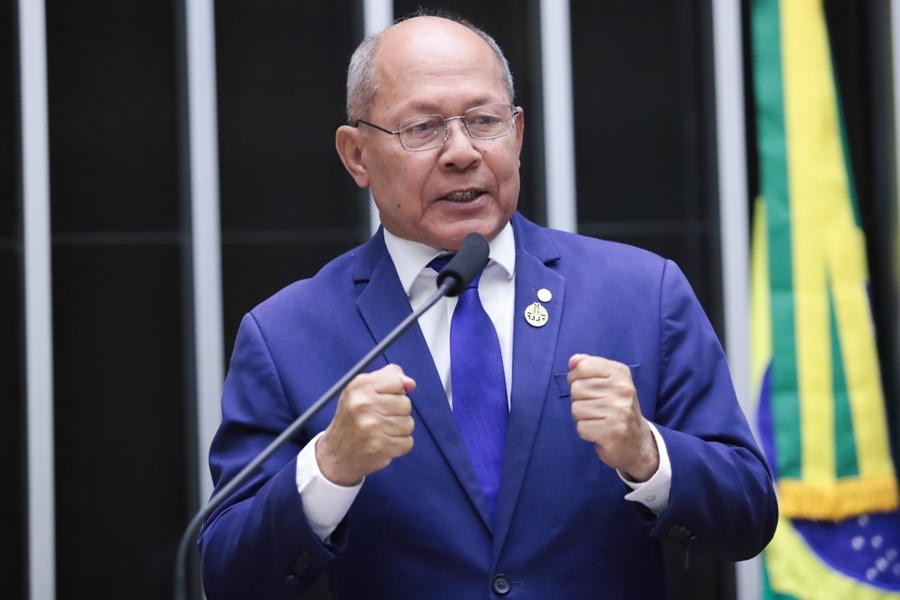 CHRISÓSTOMO: Bancada da Bala pressiona Câmara; Exército muda regras para forças de segurança