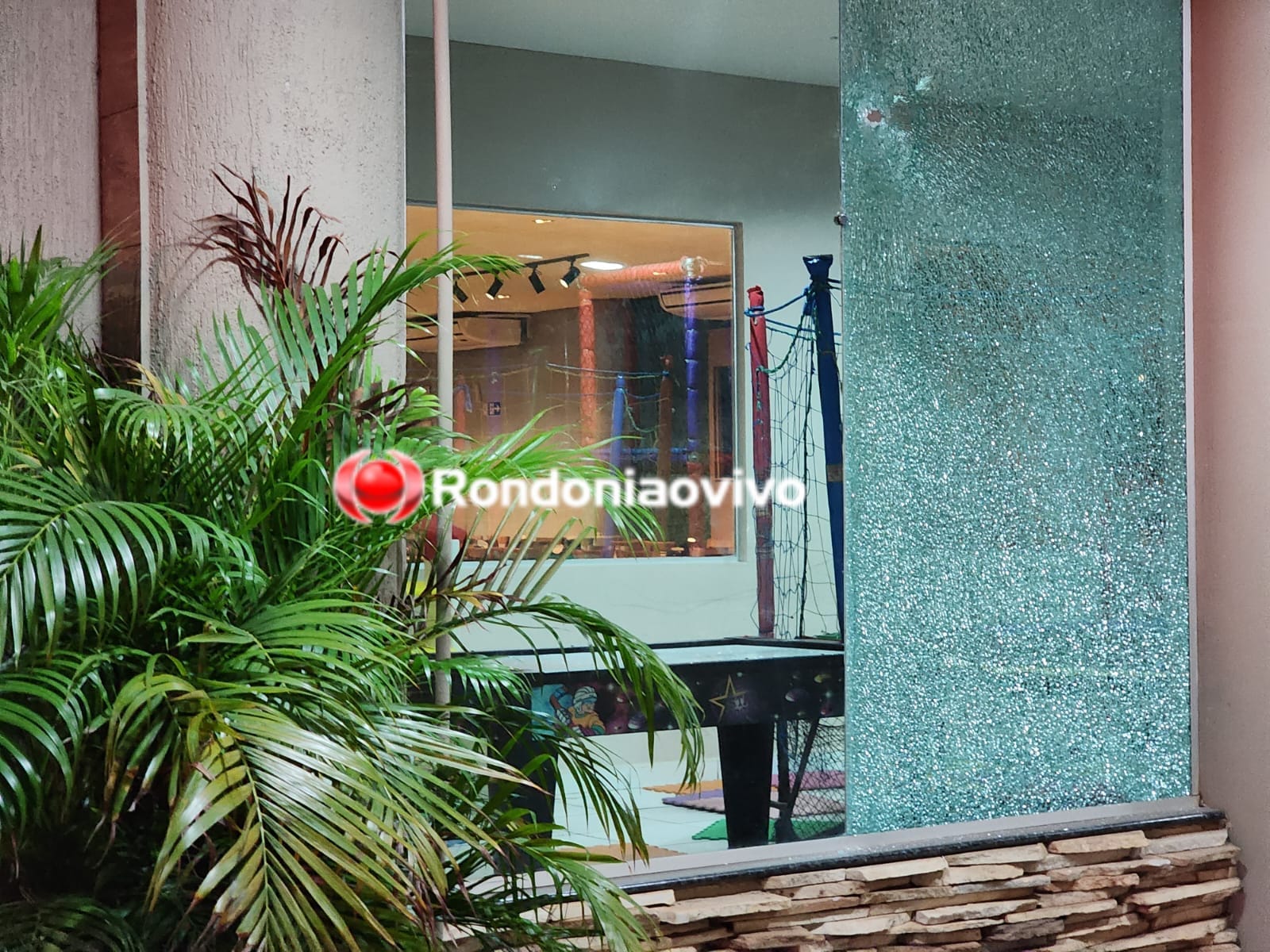 VIROU MODA: Pizzaria é alvo de atentado a tiros em Porto Velho 