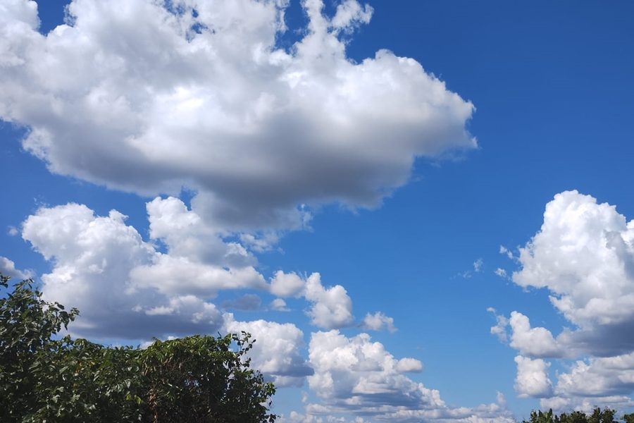NO SECO: Calor, sol e céu claro nesta quarta (12) em RO, incluindo Colorado d'Oeste