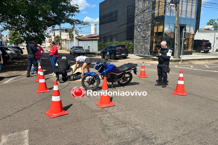 VÍDEO: Motorista avança cruzamento e causa acidente com duas mulheres em moto