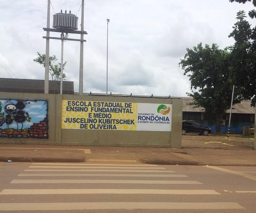 NO ESCURO: Alunos da Escola Juscelino Kubitschek em Porto Velho estão sem aulas