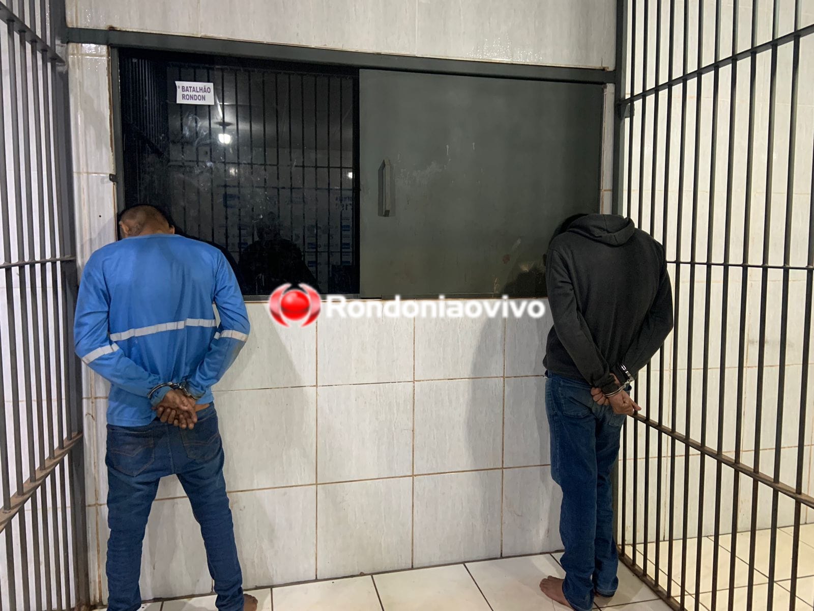 NO CENTRO: Dupla é presa tentando fazer assaltos com arma roubada de policial 