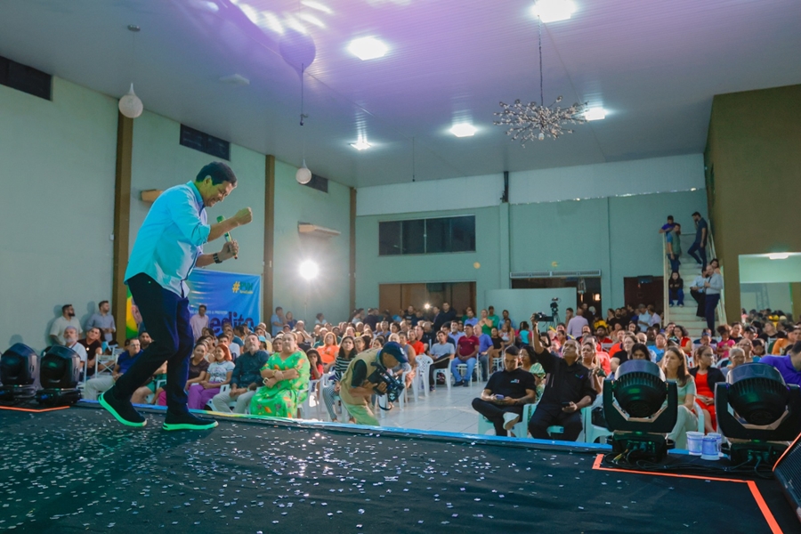 BENEDITO ALVES: Lançamento da pré-candidatura à Prefeitura atrai multidão 