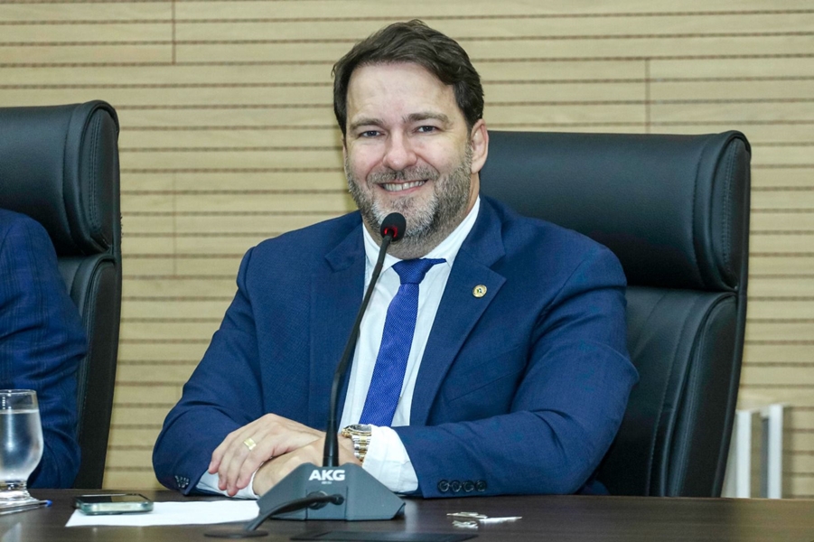 ALEX REDANO: Recurso de deputado assegura implante contraceptivo para mulheres de municípios 