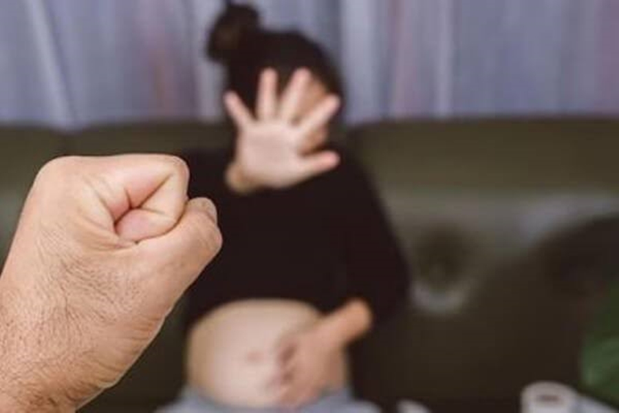 DOIS MANDADOS: Grávida é socorrida pelos Bombeiros após levar surra de marido foragido 