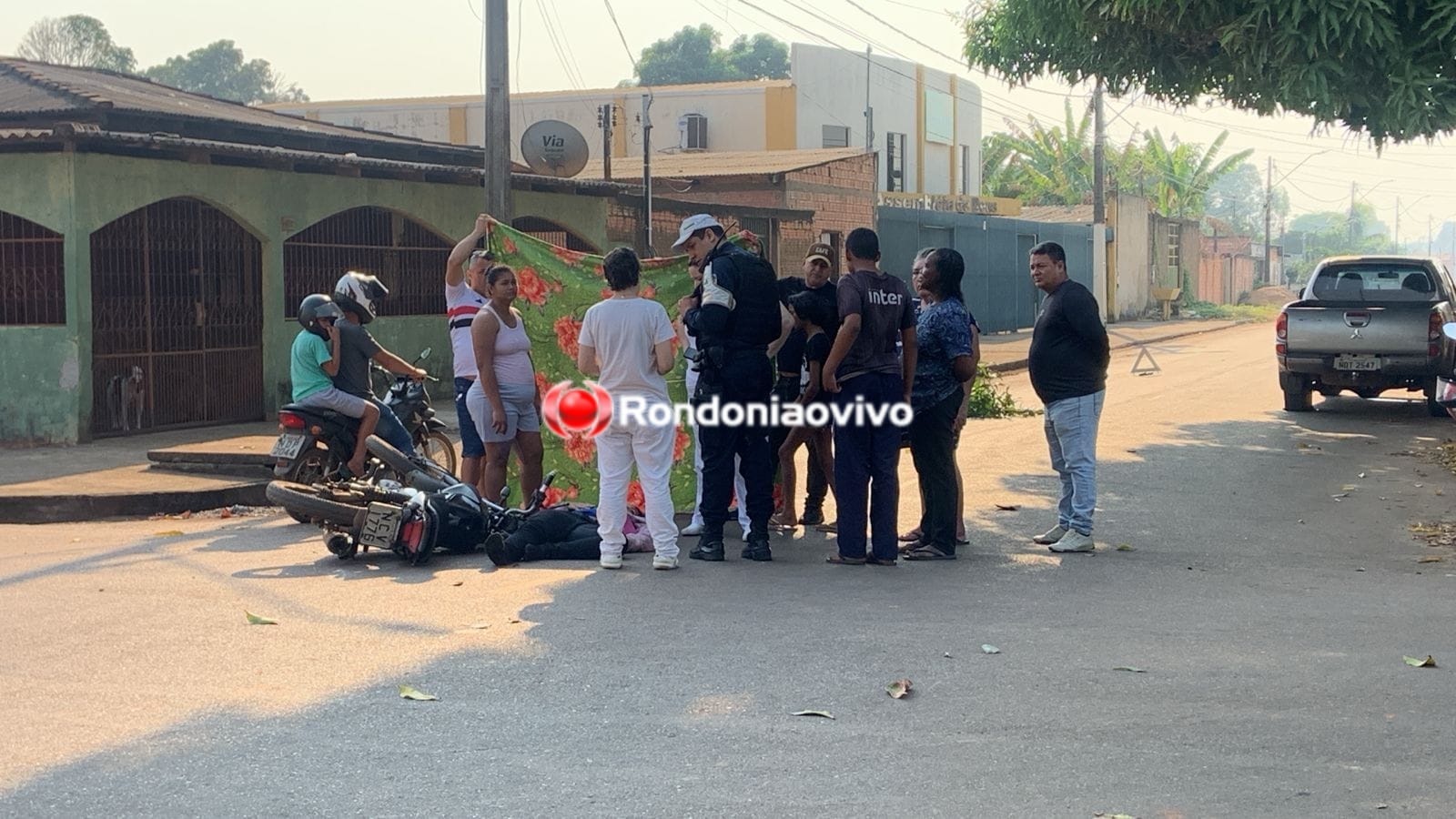 ZONA LESTE: Mulher em moto fica gravemente ferida ao invadir preferencial e causar acidente 